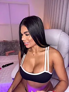 Amylewisq online show from March 11, 12:11 am