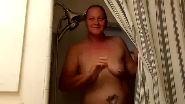 wetnwildforyou online show from September 12, 11:04 pm