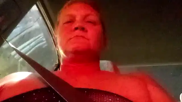 wetnwildforyou online show from September 21, 5:09 am