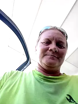 wetnwildforyou online show from October 6, 6:49 pm