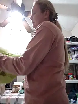 wetnwildforyou online show from November 14, 11:57 pm