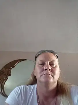 wetnwildforyou online show from November 22, 9:03 pm