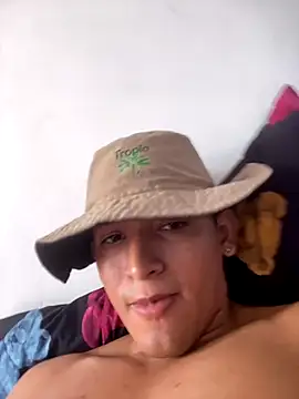 Snapshot of Babyalienqm chatting on December 2, 3:07 pm Babyalienqm online show from December 2, 3:07 pm