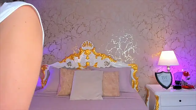 Snapshot of ScarlettWallace chatting on October 31, 9:16 pm ScarlettWallace online show from October 31, 9:16 pm