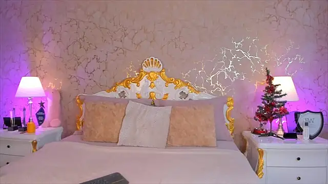 Snapshot of ScarlettWallace chatting on December 22, 8:28 pm ScarlettWallace online show from December 22, 8:28 pm