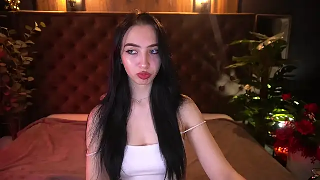 WildKittenX  online show from March 10, 6:40 am