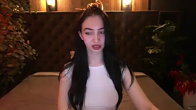 Snapshot of WildKittenX_ chatting on May 3, 5:46 am WildKittenX online show from May 3, 5:46 am