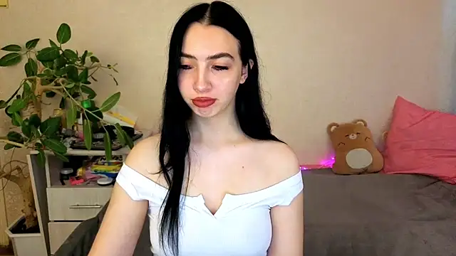 Snapshot of WildKittenX_ chatting on May 18, 5:24 am WildKittenX online show from May 18, 5:24 am