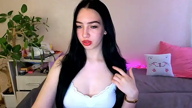 Snapshot of WildKittenX_ chatting on May 23, 5:12 am WildKittenX online show from May 23, 5:12 am