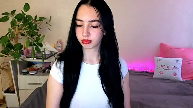 Snapshot of WildKittenX_ chatting on May 25, 5:02 am WildKittenX online show from May 25, 5:02 am