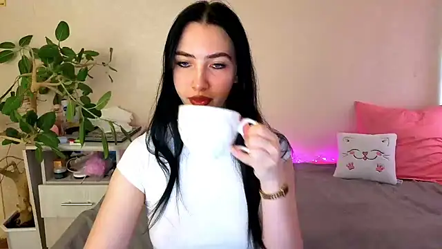 Snapshot of WildKittenX_ chatting on May 27, 4:09 am WildKittenX online show from May 27, 4:09 am