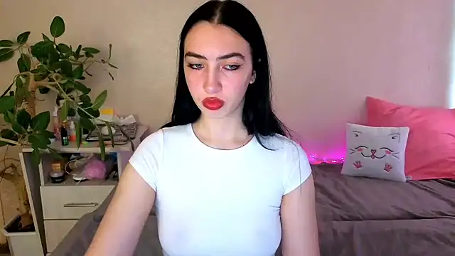 Snapshot of WildKittenX_ chatting on May 29, 3:59 am WildKittenX online show from May 29, 3:59 am