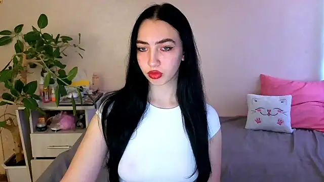 Snapshot of WildKittenX_ chatting on June 1, 4:14 am WildKittenX online show from June 1, 4:14 am