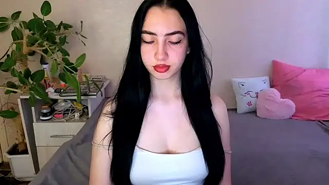 Snapshot of WildKittenX_ chatting on June 16, 4:15 am WildKittenX online show from June 16, 4:15 am