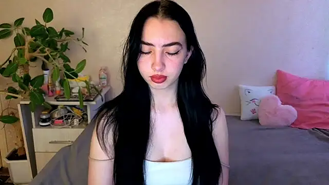 Snapshot of WildKittenX_ chatting on June 21, 3:53 am WildKittenX online show from June 21, 3:53 am