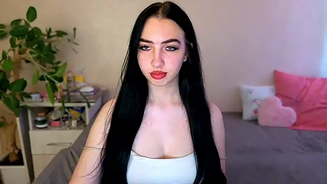 Snapshot of WildKittenX_ chatting on June 24, 4:00 am WildKittenX online show from June 24, 4:00 am