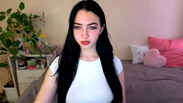 Snapshot of WildKittenX_ chatting on June 30, 4:13 am WildKittenX online show from June 30, 4:13 am