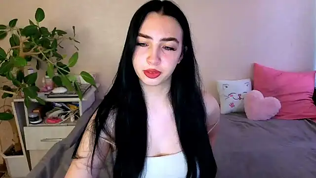Snapshot of WildKittenX_ chatting on July 1, 4:03 am WildKittenX online show from July 1, 4:03 am