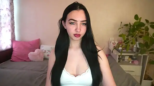 Snapshot of WildKittenX_ chatting on July 5, 4:30 am WildKittenX online show from July 5, 4:30 am