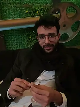 Snapshot of YJeromZCoxk chatting on March 9, 9:02 am YJeromZCoxk online show from March 9, 9:02 am