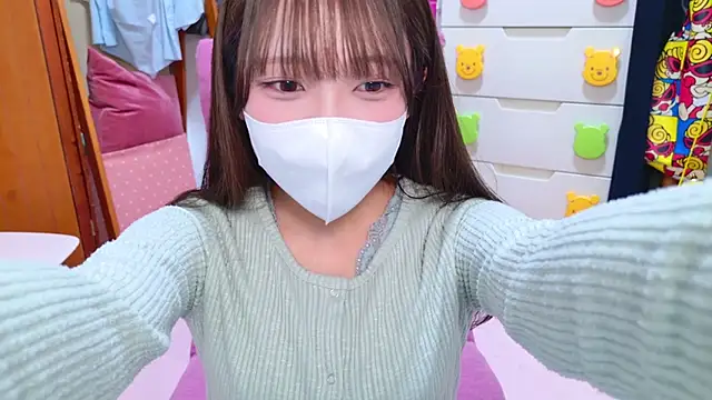 Snapshot of Oo_aki chatting on March 6, 7:36 am Oo aki online show from March 6, 7:36 am