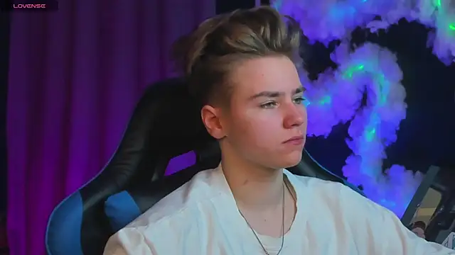 Snapshot of Jean_Wilsons chatting on November 24, 11:10 am Jean Wilsons online show from November 24, 11:10 am