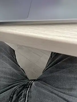 littletoy64 online show from March 9, 1:15 pm