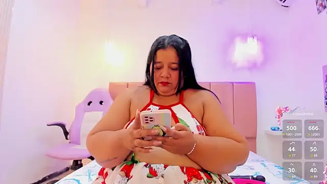 LunaaSweett online show from December 5, 8:38 pm