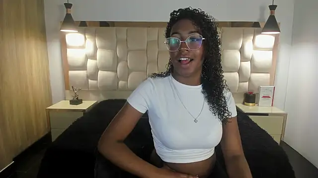 Qeen blackk online show from April 27, 9:13 pm