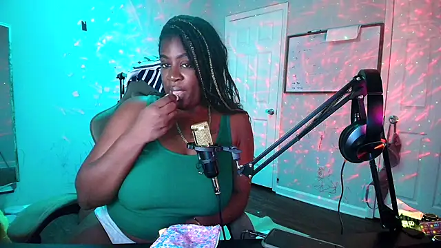 lovelyenigma365 online show from April 28, 3:55 am