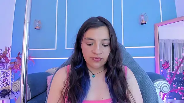 Snapshot of TaraTaylorr chatting on June 19, 2:05 am TaraTaylorr online show from June 19, 2:05 am