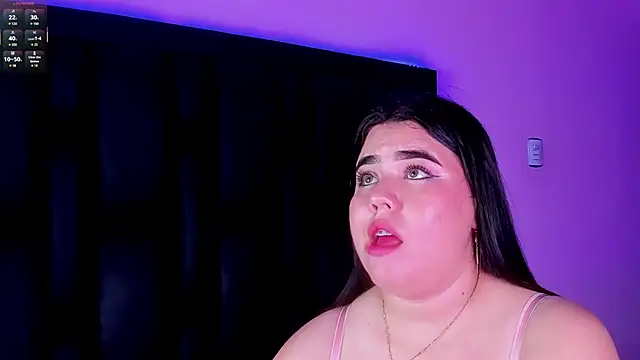 Snapshot of MadissonLee__ chatting on October 22, 7:13 pm MadissonLee online show from October 22, 7:13 pm