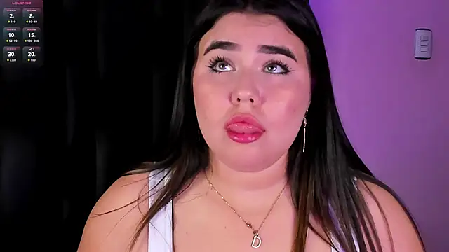 Snapshot of MadissonLee__ chatting on October 28, 7:27 pm MadissonLee online show from October 28, 7:27 pm