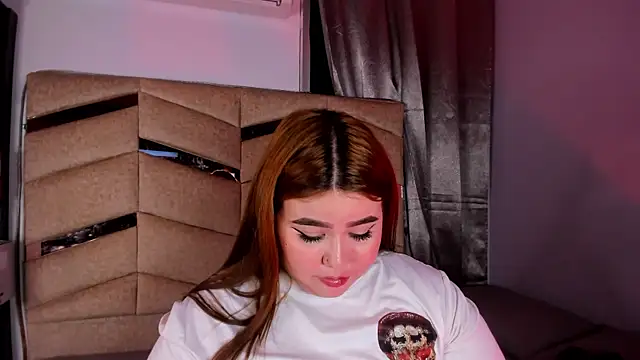 MadissonLee   online show from August 3, 10:35 pm