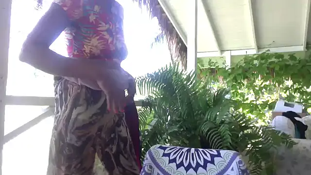 Snapshot of Ladyzee25 chatting on September 12, 2:39 pm Ladyzee25 online show from September 12, 2:39 pm