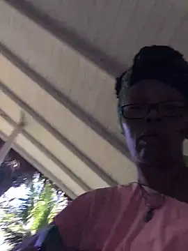 Snapshot of Ladyzee25 chatting on September 15, 7:25 pm Ladyzee25 online show from September 15, 7:25 pm