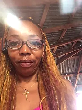 Snapshot of Ladyzee25 chatting on November 27, 5:04 pm Ladyzee25 online show from November 27, 5:04 pm