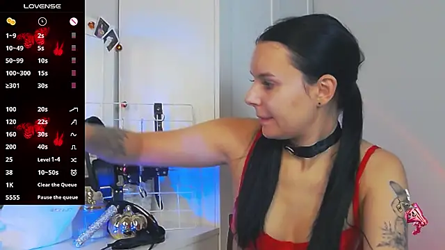 Miss Vic online show from November 12, 5:02 pm