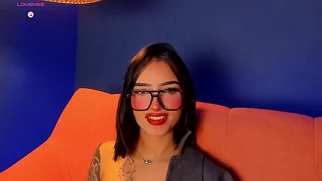 Snapshot of PeytonReeds chatting on March 7, 6:11 pm PeytonReeds online show from March 7, 6:11 pm