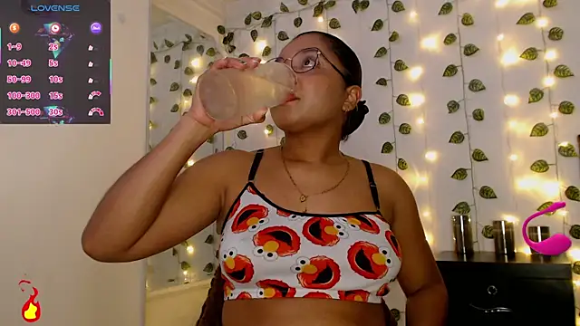 victtoria cane63 online show from May 14, 10:27 pm