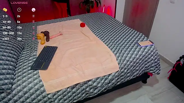 CarolinneFiotti online show from September 15, 1:55 pm