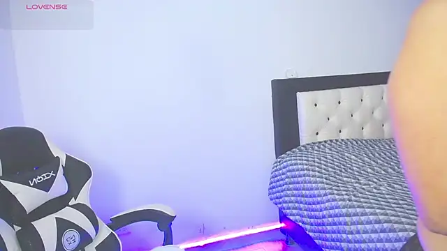 CarolinneFiotti online show from October 22, 3:12 pm