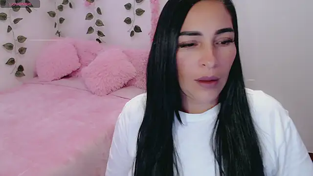 luna lgomez  online show from March 1, 10:34 am