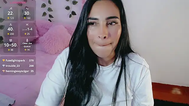 luna lgomez  online show from March 1, 4:44 pm