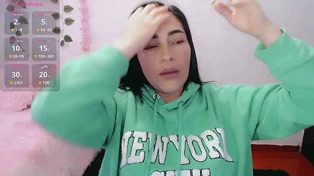 luna lgomez  online show from March 13, 11:19 am