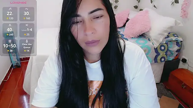 luna lgomez  online show from March 16, 10:55 am