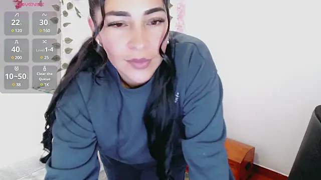 luna lgomez  online show from March 19, 11:17 am