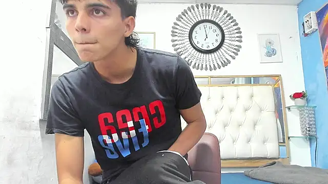 Snapshot of heiker_ chatting on March 2, 2:30 am heiker online show from March 2, 2:30 am