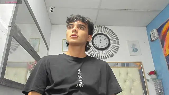 Snapshot of heiker_ chatting on March 4, 1:12 am heiker online show from March 4, 1:12 am