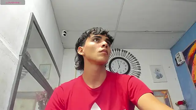 Snapshot of heiker_ chatting on March 5, 2:03 am heiker online show from March 5, 2:03 am